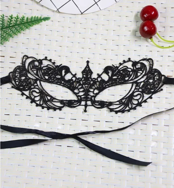 Black Lace Blindfold - Image 2