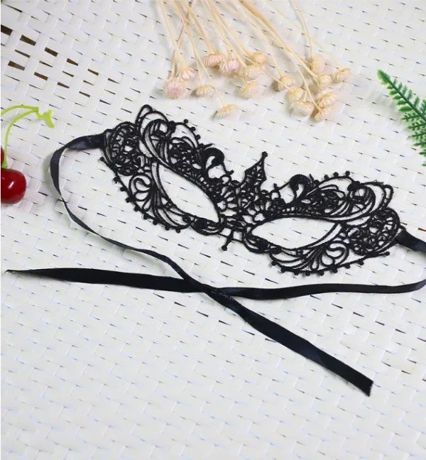 Black Lace Blindfold - Image 3