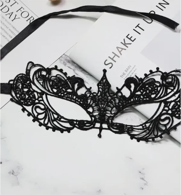 Black Lace Blindfold - Image 4