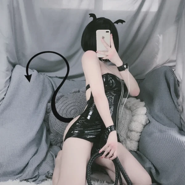 Little Devil Open-Back Leather Outfit - Image 7