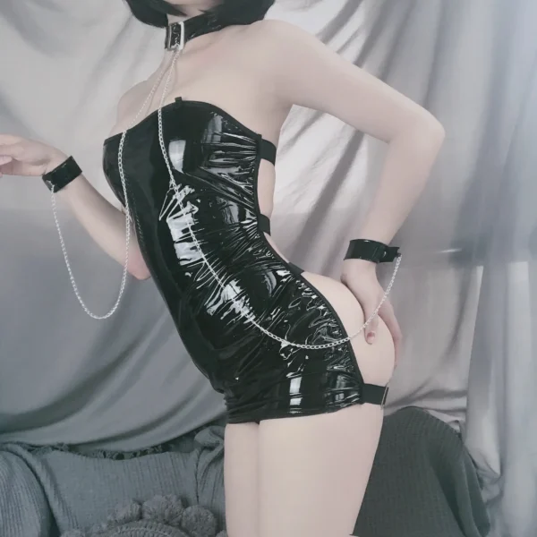 Little Devil Open-Back Leather Outfit - Image 9