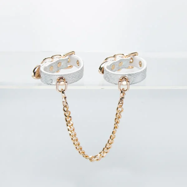 White Snakeskin Handcuffs and Ankle Cuffs - 图片 3